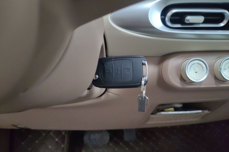 五菱汽车 宏光MINIEV 2025款 四门版 进阶款中控内饰11