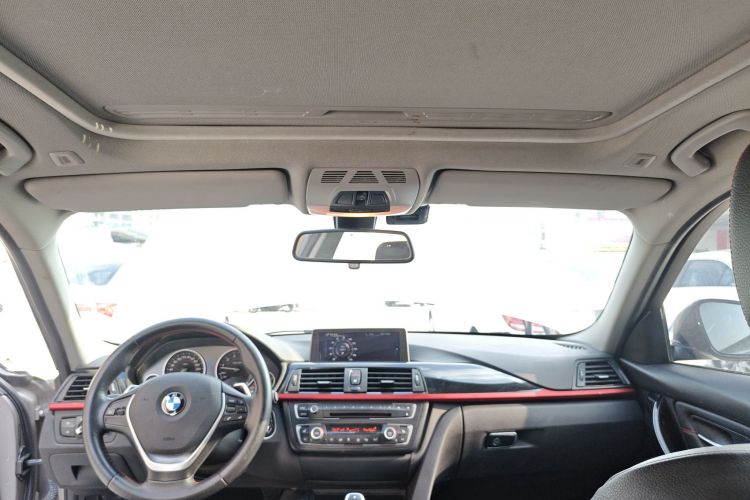 宝马3系 2014款 320i 运动设计套装中控内饰22