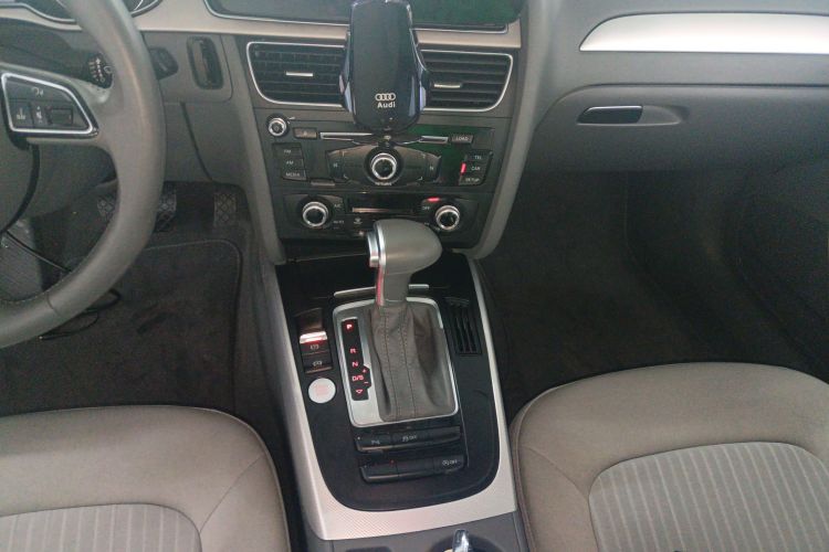 奥迪A4L 2016款 35 TFSI 典藏版 自动标准型局部细节18