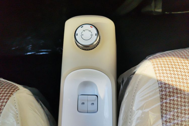 五菱汽车 宏光MINIEV 2024款 第三代 215km 青春版中控内饰18