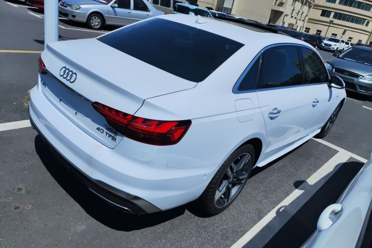 奥迪A4L 2020款 40 TFSI 豪华动感型车身外观7