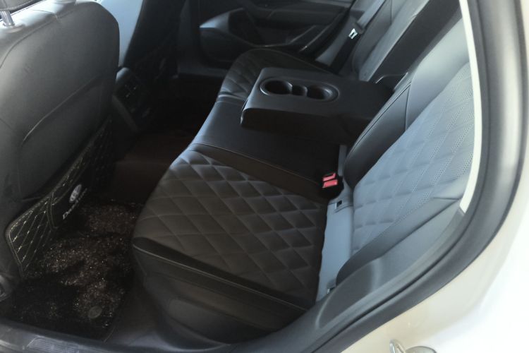 大众 速腾 2025款 改款二 300TSI DSG超越版中控内饰7004