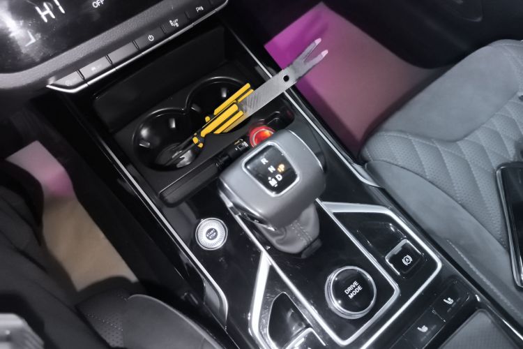 红旗HS5 2022款 改款 2.0T 智联旗享四驱版中控内饰18