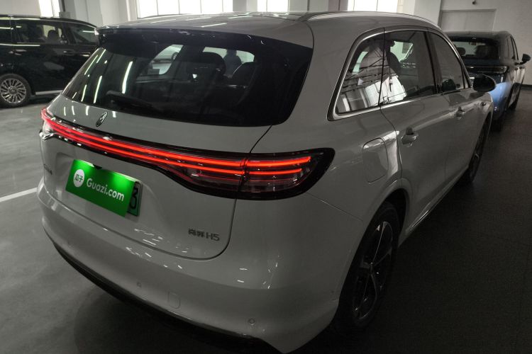 鸿蒙智行 尚界H5 2025款 增程 Max车身外观6005