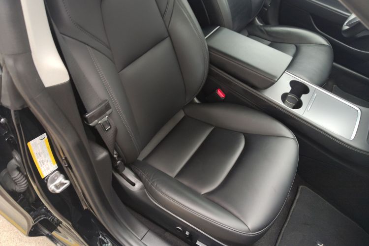 特斯拉 Model 3 2021款 标准续航后驱升级版局部细节41