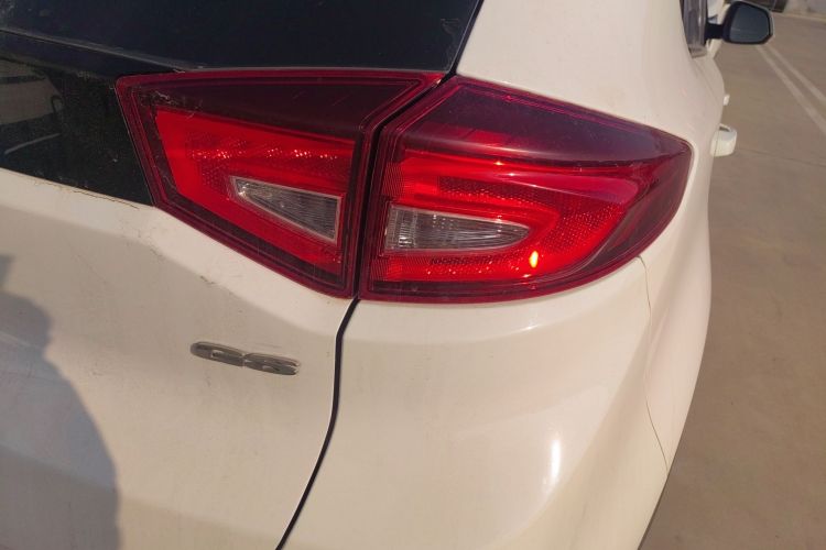 名爵 锐腾 2015款 2.0TGI TST豪华版车身外观9