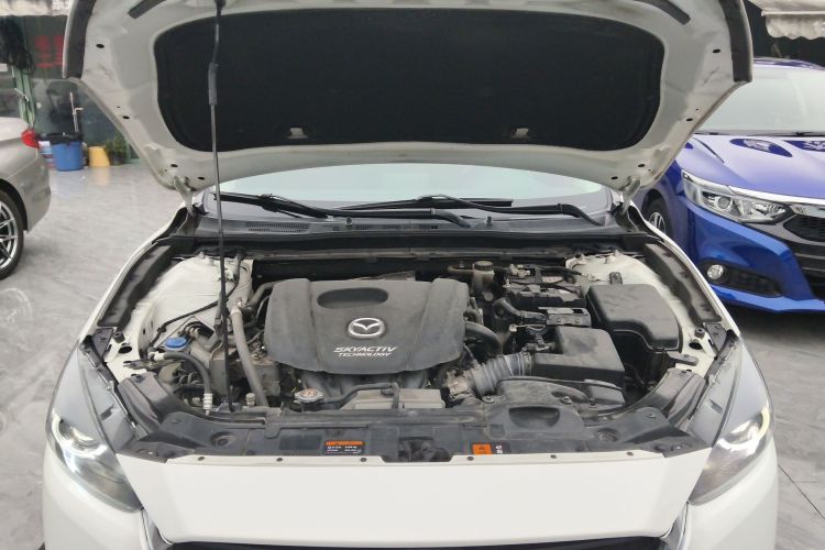 马自达3 昂克赛拉 2019款 云控版 三厢 1.5L 自动豪华型 国VI机舱底盘24