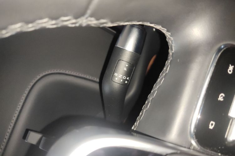 理想汽车 理想L7 2023款 Pro中控内饰18