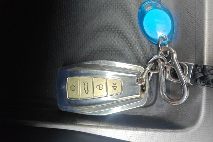 吉利汽车 帝豪 2023款 第4代冠军版 1.5L CVT尊贵型中控内饰7001