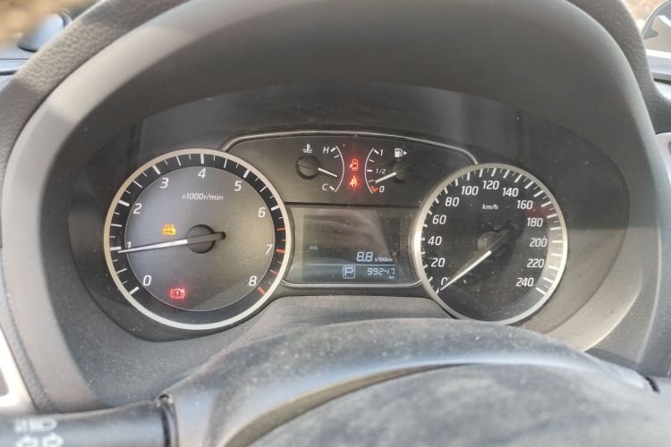 日产 轩逸 2016款 1.6XL  CVT尊享版中控内饰14