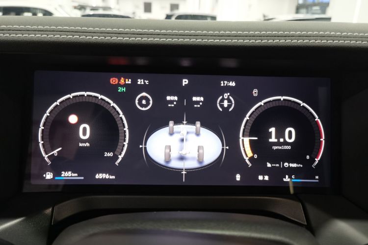 坦克300 2025款 2.0T 挑战者中控内饰14