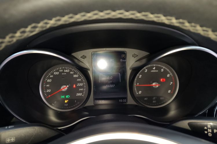 奔驰C级 2018款 C 200 L 运动版中控内饰14