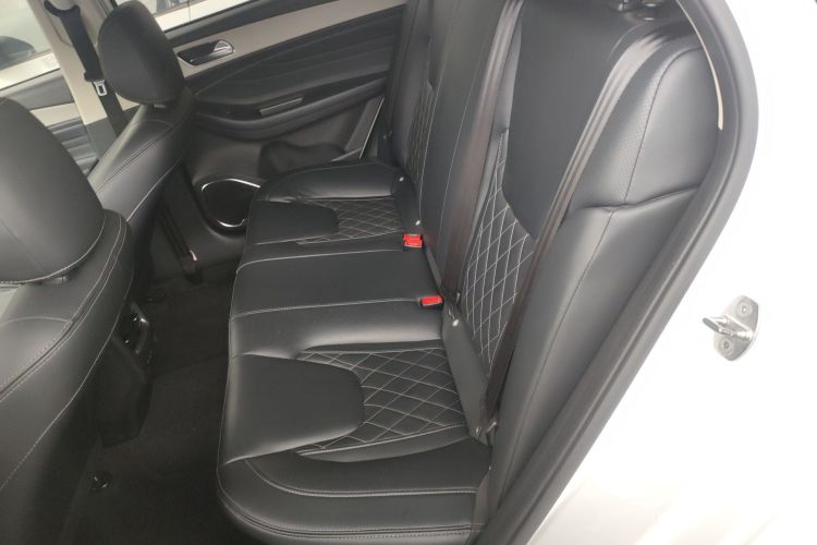 奇瑞 艾瑞泽GX 2018款 1.5T CVT型色版 国V中控内饰7004