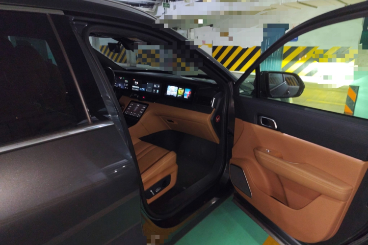 理想汽车 理想ONE 2020款 增程6座版局部细节9005