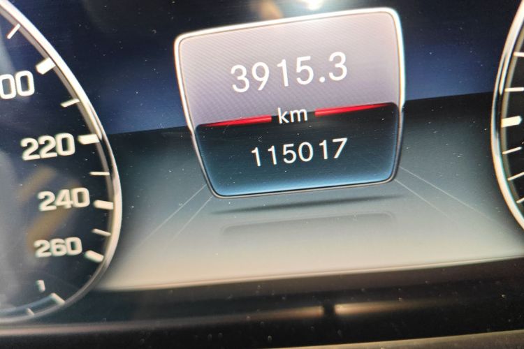 奔驰E级 2019款 E 260 L中控内饰15