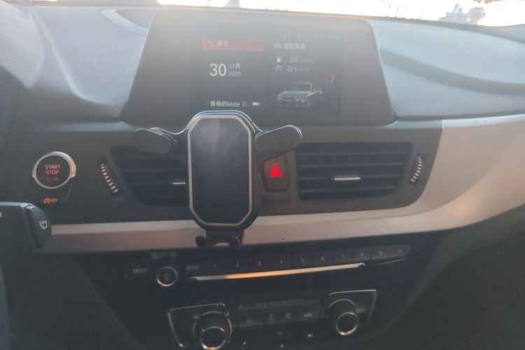 宝马1系 2018款 118i 时尚型中控内饰16