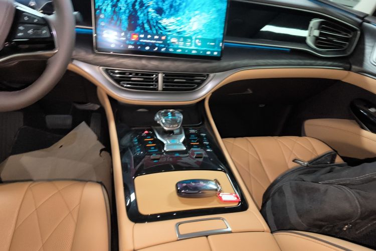 腾势D9 2024款 DM-i 980 四驱尊贵型中控内饰18