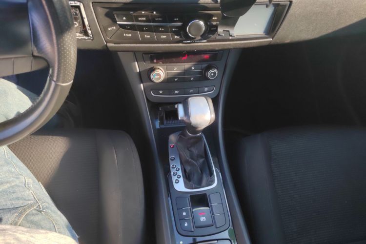 名爵 MG6 2014款 掀背 1.8L 自动驾值版中控内饰18