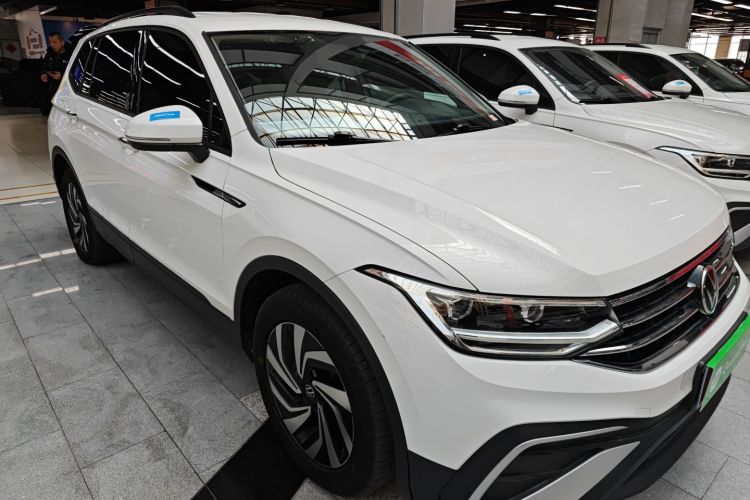 大众 途观L 2022款 330TSI 自动两驱舒享版车身外观3