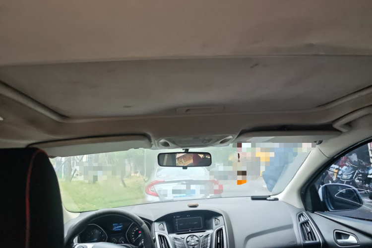 福特 福克斯 2012款 三厢 1.6L 自动风尚型局部细节22