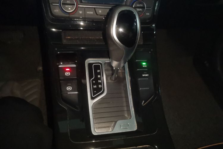 吉利汽车 帝豪GL 2020款 1.4T CVT豪华型中控内饰18