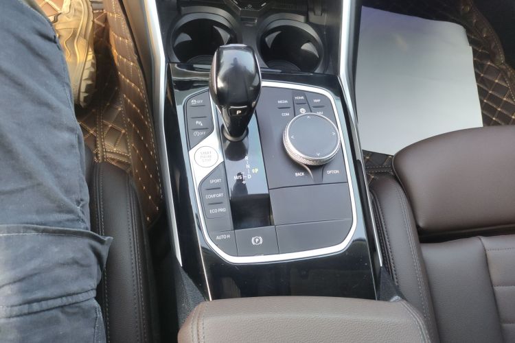 宝马3系 2020款 320Li M运动套装中控内饰18