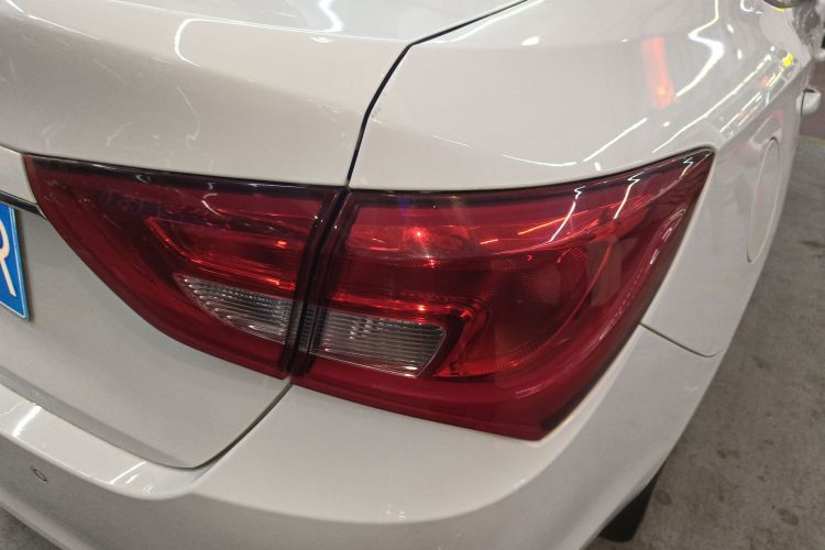 别克 英朗 2017款 15N 自动精英型车身外观9