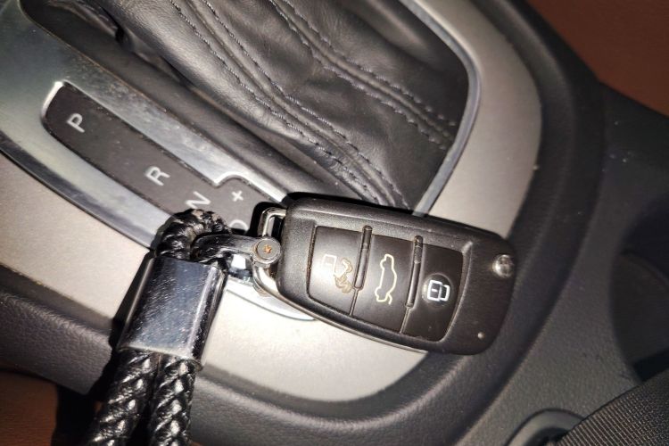 奥迪Q3 2015款 30 TFSI 进取型中控内饰7001