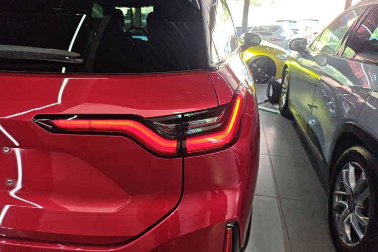 蔚来ES6 2020款 490KM 运动版车身外观9