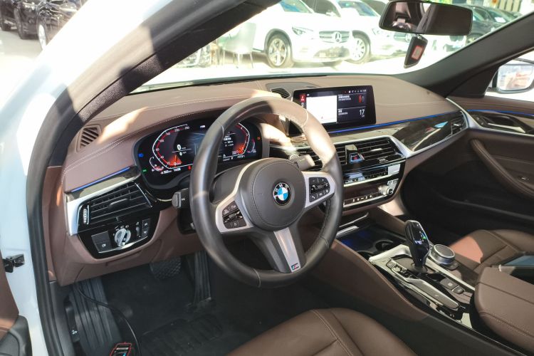 宝马5系 2020款 525Li M运动套装中控内饰12