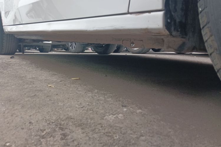 标致301 2016款 1.6L 自动舒适版局部细节9001