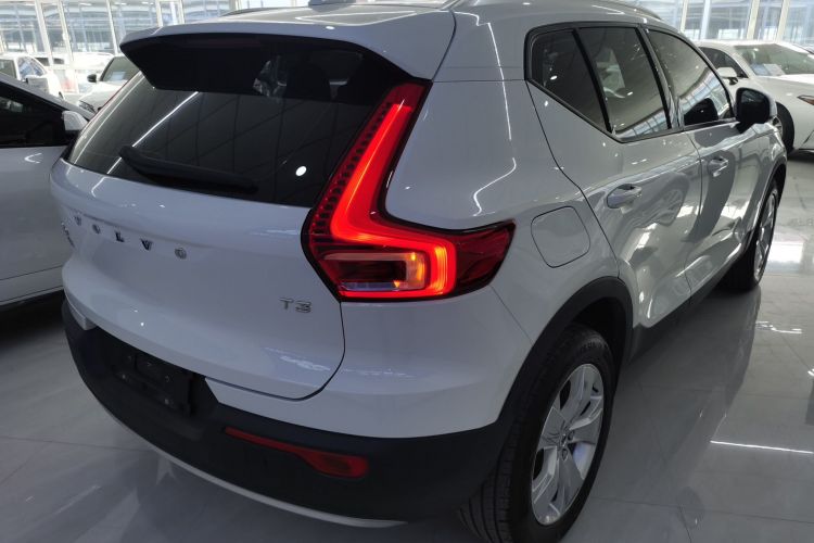 沃尔沃XC40 2021款 T3 智行时尚版车身外观7