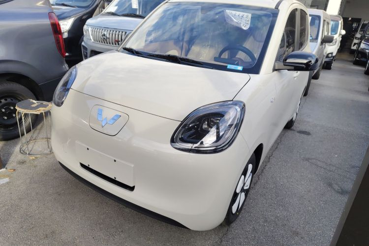 五菱汽车 宏光MINIEV 2025款 四门版 进阶款车身外观1