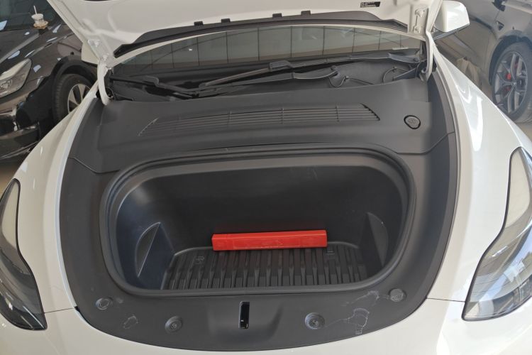 特斯拉 Model Y 2021款 长续航全轮驱动版局部细节24