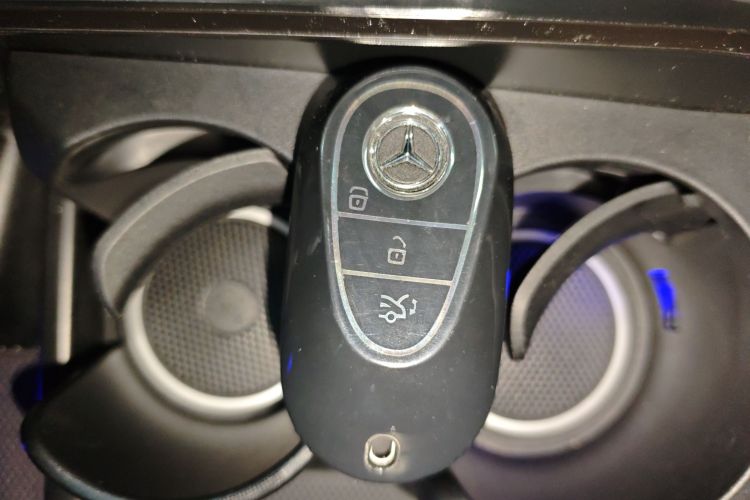 奔驰GLC 2024款 GLC 260 L 4MATIC 动感型 5座中控内饰11