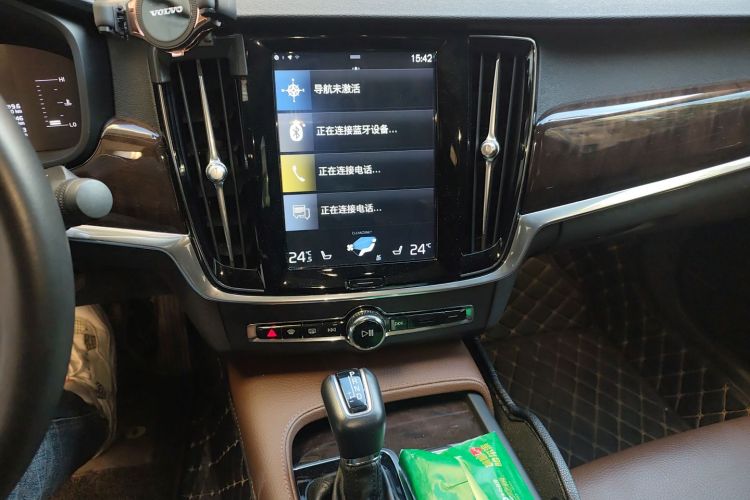 沃尔沃S90 2018款 T4 智远版中控内饰16