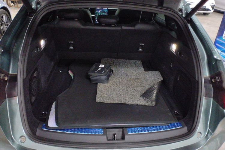 哪吒汽车 哪吒S猎装 2024款 增程300 标准版机舱底盘23