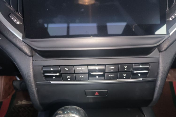 玛莎拉蒂 Ghibli 2014款 3.0T 标准版中控内饰16