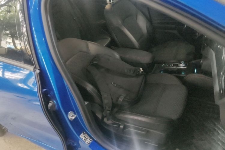 福特 福克斯 2020款 三厢 EcoBoost 180 自动ST Line局部细节41