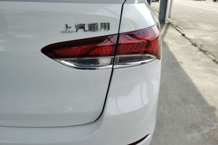 别克 英朗 2018款 15T 双离合进取型 国V车身外观9