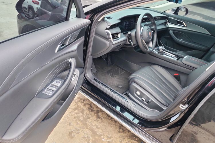 红旗H5 2024款 2.0T 自动智联旗畅版中控内饰20