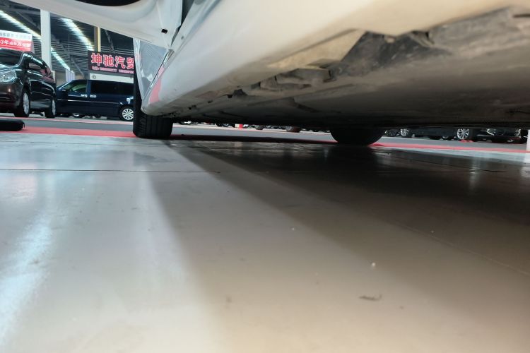 奔驰A级 2019款 A 180 L 运动轿车局部细节9002