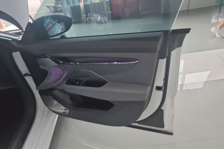 极氪001 2023款 WE版 86kWh中控内饰7005