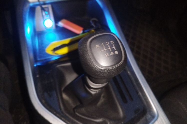 五菱汽车 五菱佳辰 2022款 1.5L 手动乐享精英型中控内饰18