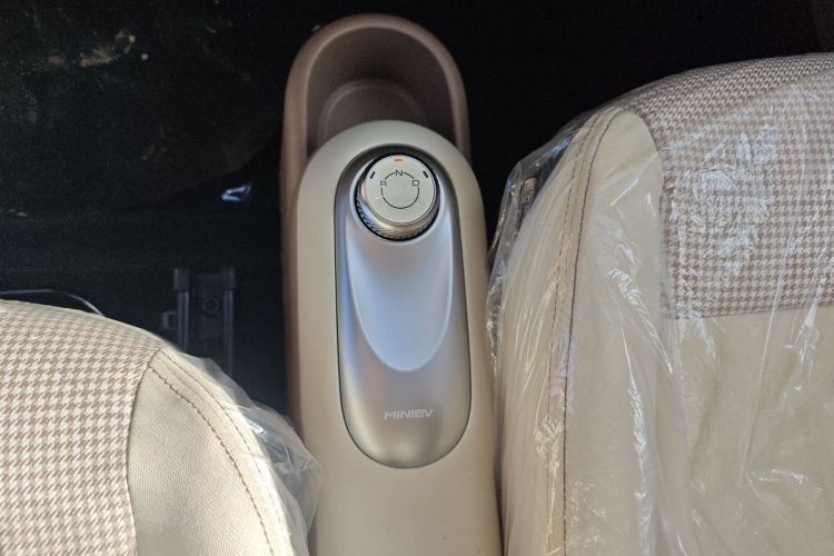 五菱汽车 宏光MINIEV 2025款 四门版 进阶款中控内饰18