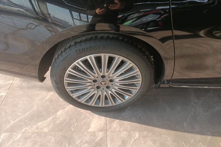 奔驰E级 2022款 E 260 L车身外观6008