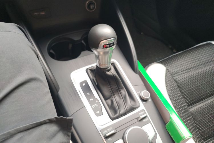 奥迪A3 2018款 30周年年型 Sportback 35 TFSI 进取型局部细节18