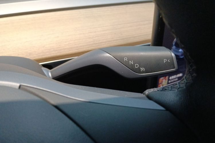 特斯拉 Model Y 2021款 长续航全轮驱动版中控内饰18