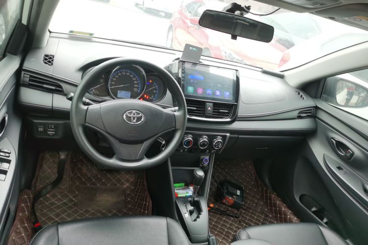 丰田 威驰FS 2017款 1.5L CVT锋驰版中控内饰12