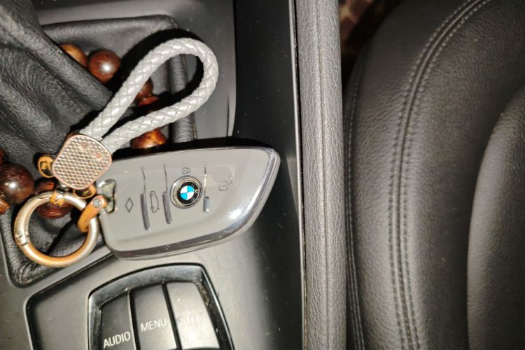 宝马X1 2016款 sDrive18Li 时尚型中控内饰11